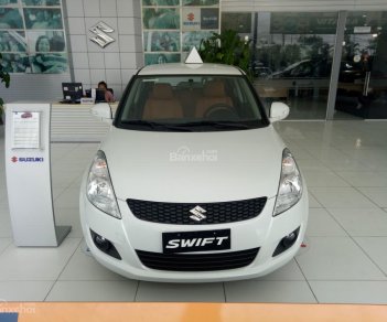 Suzuki Swift RS 2017 - Bán Suzuki Swift đời 2017, màu trắng, giá tốt KM lên tới 60 trong tháng 1 - LH: 0985547829