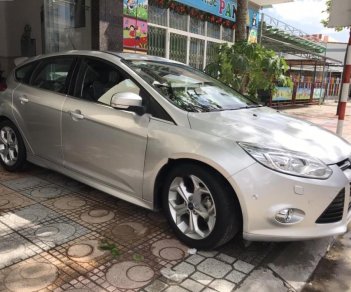 Ford Focus 2013 - Cần bán gấp Ford Focus đời 2013, màu bạc, 530 triệu