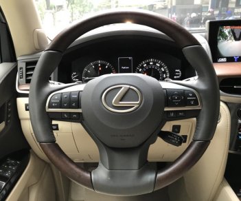 Lexus LX 570 2017 - Bán Lexus LX570 màu vàng cát, nhập Mỹ 2018, giao xe ngay, giấy tờ trao tay