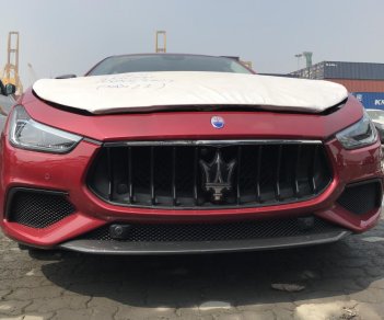 Maserati 2018 - Bán xe Maserati Ghibli chính hãng nhập mới, xe Maserati Ghibli màu đỏ nóc trắng