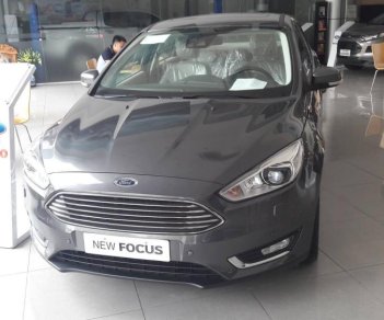 Ford Focus 1.5 Ecoboost Titanium 2018 - Bán Ford Focus 1.5 Ecoboost Titanium năm 2018, màu nâu hổ phách. Vui lòng liên hệ 090.778.2222