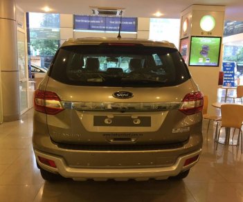 Ford Everest 2.2Titanium 2018 - Bán Ford Everest 2.2AT Titanium 2018, mới 100%, màu vàng. Vui lòng L/H 090.778.2222