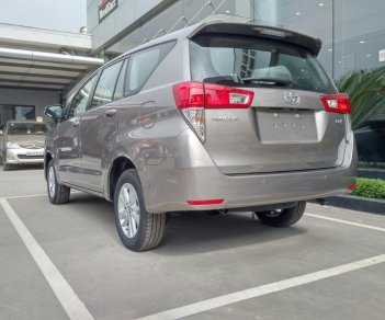 Toyota Innova E 2018 - Bán xe Toyota Innova E năm 2018, giá 743 triệu có xe giao ngay - 0963.393.983