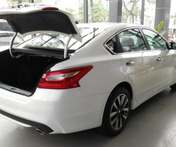 Nissan Teana 2.5SL 2017 - Bán Nissan Teana 2.5 SL trắng, xe nhập Mỹ, giảm giá 200tr, xe giao ngay