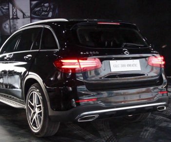 Mercedes-Benz C class  C300 AMG 2018 - Bán Mercedes C300 AMG đời 2018, màu đen