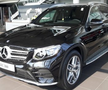 Mercedes-Benz C class  C300 AMG 2018 - Bán Mercedes C300 AMG đời 2018, màu đen