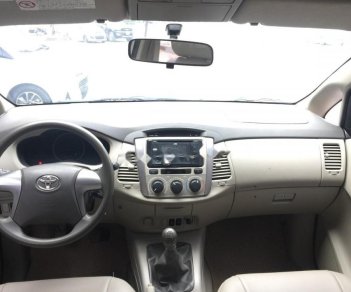 Toyota Innova 2.0E 2015 - Bán xe Toyota Innova 2.0E 2015 số sàn, giá tốt