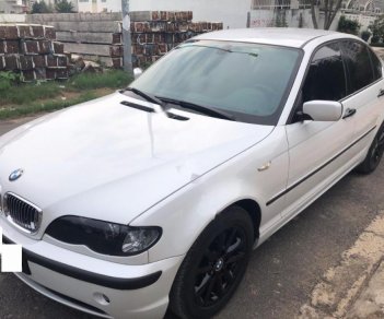 BMW 3 Series 318i 2005 - Cần bán xe BMW 3 Series 318i năm 2005, màu trắng xe gia đình