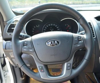 Kia Sorento GAT 2018 - Bán ô tô Kia Sorento GAT 2018, màu trắng, giá 799tr, hỗ trợ trả góp lãi suất 7,5%