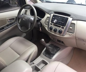 Toyota Innova 2.0E 2015 - Bán xe Toyota Innova 2.0E 2015 số sàn, giá tốt