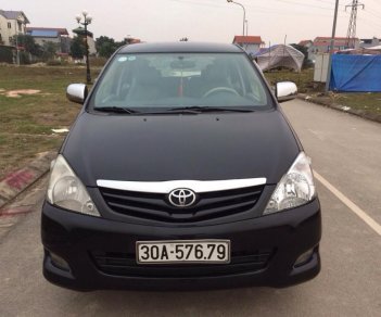 Toyota Innova 2.0G  2011 - Bán xe Toyota Innova đời 2011, màu đen chính chủ giá cạnh tranh