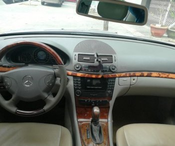 Mercedes-Benz E class E200 2005 - Cần bán Mercedes E200 đời 2005, màu bạc chính chủ