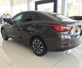 Mazda 2 2018 - Cần bán Mazda 2 2018, hỗ trợ vay 90% - có xe giao ngay. Liên hệ 0938 907 088 Toàn Mazda