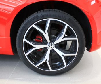 Volkswagen Scirocco 2016 - Bán xe Volkswagen Scirocco đời 2017, màu đỏ, nhập khẩu