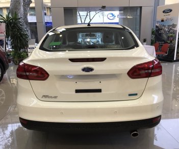 Ford Focus Trend 2018 - Hà Nội Ford, Ford Focus 2018 chỉ 575 triệu, tặng bảo hiểm thân vỏ,phụ kiện full theo xe. LH ngay: 0934.696.466