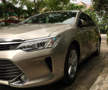 Toyota Camry 2.5Q 2016 - Bán Camry 2.5Q 2016, xe zin chạy lướt, mới 95% bao test hãng, hỗ trợ vay 75%