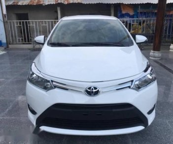 Toyota Vios 2018 - Cần bán gấp Toyota Vios đời 2018, màu trắng số sàn