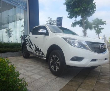 Mazda BT 50 2018 - Cần bán Mazda BT-50 2.2 AT màu bạc và trắng, ưu đãi hấp dẫn, có xe giao ngay. Lh 0938 907 088 Toàn Mazda