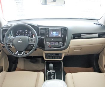 Mitsubishi Stavic CVT Premium 2018 - Giá xe tháng 5 Mitsubishi Outlander 2.4 CVT 2 cầu đời 2018, số tự động tại Đà Nẵng - L/H: 0905.070.317