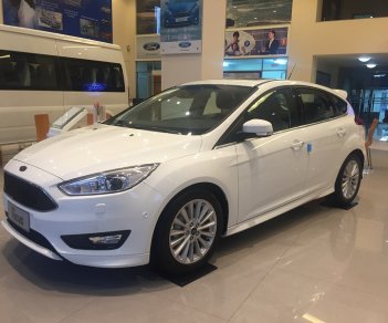 Ford Focus 2018 - Bán Focus bản full giá lăn bánh