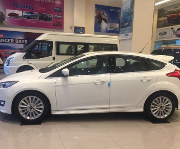 Ford Focus 2018 - Bán Focus bản full giá lăn bánh