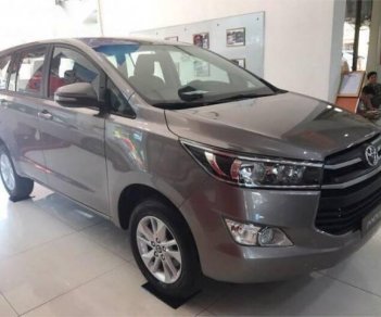 Toyota Innova 2018 - Bán ô tô Toyota Innova đời 2018, màu xám