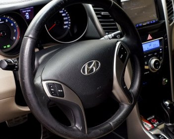 Hyundai i30   1.6L AT  2015 - Bán Hyundai i30 1.6L AT sản xuất năm 2015, màu đỏ chính chủ, giá chỉ 560 triệu