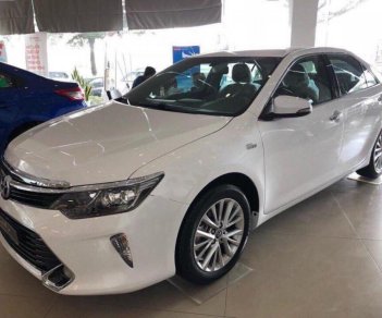 Toyota Camry 2.5Q 2018 - Bán Toyota Camry 2.5Q đời 2018, màu trắng