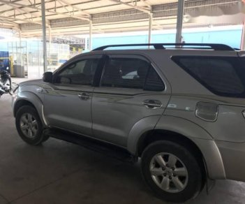 Toyota Fortuner 2010 - Bán xe Toyota Fortuner năm sản xuất 2010, màu bạc