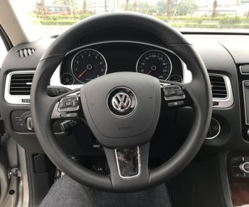 Volkswagen Toquareg V6 3.6 2016 - Cần bán Volkswagen Toquareg V6 3.6 năm 2016, màu bạc, nhập khẩu nguyên chiếc