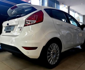 Ford Fiesta 1.5 AT Sport 2018 - Bán Ford Fiesta Sport 1.5 năm sản xuất 2018, màu trắng