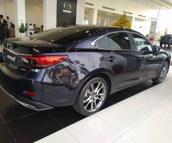 Mazda 6 2.0 Premium 2018 - Bán xe Mazda 6 2.0 2018, đủ màu, có xe giao ngay. Hỗ trợ vay 90% lãi suất chỉ từ 6.9%/năm - Liên hệ 0938 907 088 Toàn Mazda