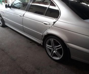 BMW 5 Series 525i 2002 - Cần bán lại xe BMW 5 Series 525i đời 2002, màu bạc