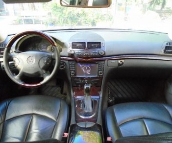 Mercedes-Benz E class E200  2005 - Bán xe Mercedes E200 năm 2005, màu bạc, nhập khẩu nguyên chiếc số tự động, giá chỉ 340 triệu