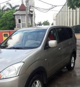 Mitsubishi Zinger 2010 - Chính chủ bán Mitsubishi Zinger năm 2010, màu vàng cát