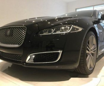 Jaguar XJL 2016 - Cần bán Jaguar XJL năm 2016, màu đen