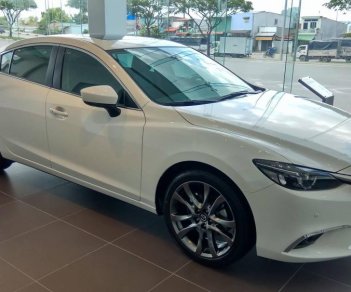 Mazda 6 Premium 2018 - Bán Mazda 6 2.0 2018, đủ màu, có xe giao ngay. Hỗ trợ vay 90% lãi suất chỉ từ 6.9%/năm, Lh 0938 907 088 Toàn Mazda