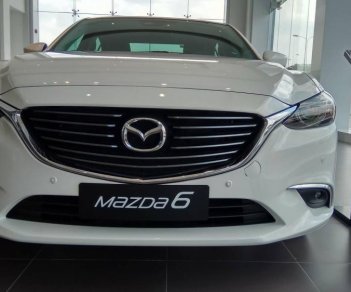 Mazda 6 Premium 2018 - Bán Mazda 6 2.0 2018, đủ màu, có xe giao ngay. Hỗ trợ vay 90% lãi suất chỉ từ 6.9%/năm, Lh 0938 907 088 Toàn Mazda