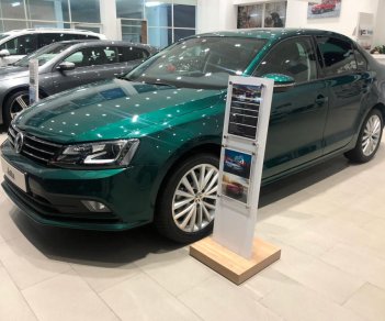 Volkswagen Jetta 2017 - Bán Volkswagen Jetta sản xuất năm 2017, nhập khẩu nguyên chiếc, chỉ cần 270 triệu, có nhiều màu để lựa chọn