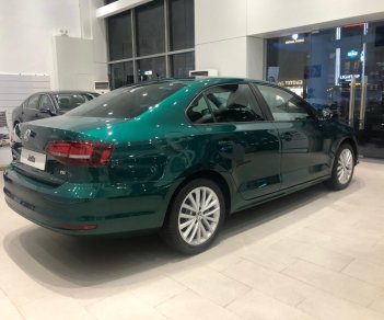 Volkswagen Jetta 2017 - Bán Volkswagen Jetta sản xuất năm 2017, nhập khẩu nguyên chiếc, chỉ cần 270 triệu, có nhiều màu để lựa chọn