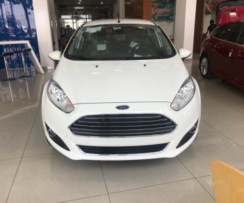 Ford Fiesta 1.5 AT 4d Titanium 2018 - Bán xe Ford Fiesta 2018 giá hot, hỗ trợ vay vốn tới 90%, tặng phụ kiện 5 món