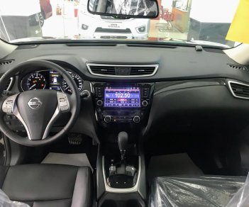 Nissan X trail 2.0 2WD Premium 2018 - Bán Nissan X-Trail 2.0 2WD SG 2018, khuyến mại cực lớn, liên hệ để đàm phán giá