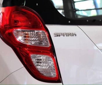 Chevrolet Spark Duo 2018 - Cần bán xe Chevrolet Spark năm 2018, màu trắng giá cạnh tranh