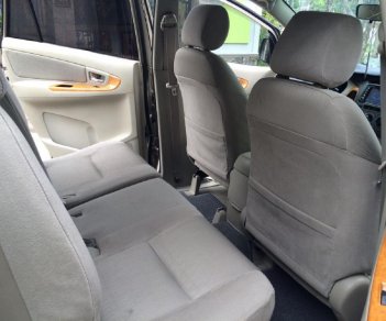 Toyota Innova 2.0 G 2011 - Cần bán Toyota Innova G 2011, xe nhà sử dụng còn zin 90%