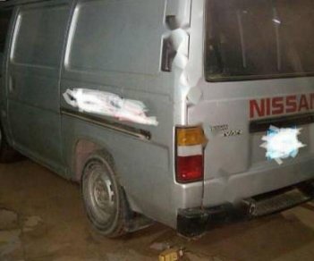 Nissan Urvan 2.0 MT 1994 - Cần bán gấp Nissan Urvan 2.0 MT 1994, màu bạc, xe nhập