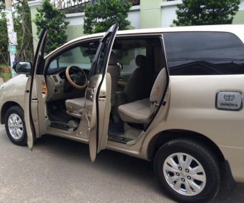 Toyota Innova 2.0 G 2011 - Cần bán Toyota Innova G 2011, xe nhà sử dụng còn zin 90%