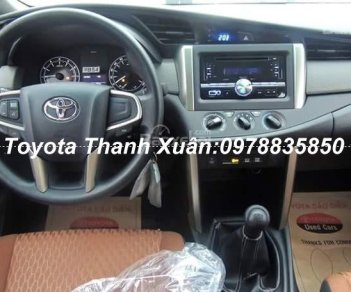 Toyota Innova 2.0E MT 2017 - Toyota Thanh Xuân bán xe Toyota Innova 2.0 E đời 2018 đủ màu, giao xe ngay, giá tốt nhất. LH ngay 0978835850