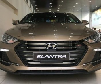 Hyundai Elantra Sport   2018 - Hyundai BRVT bán ngay Elantra Sport 2018 màu vàng cát --Hotline 0933 740 639 gặp Trọng