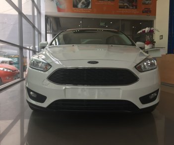 Ford Focus Trend 2018 - Bán xe Ford Focus Trend, giao ngay tặng bảo hiểm và 10 món phụ kiện