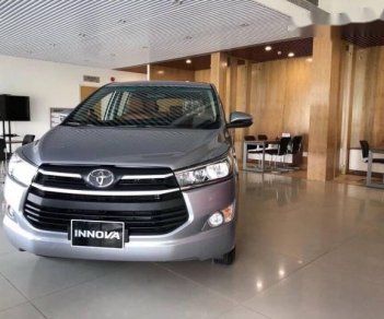 Toyota Innova 2018 - Bán ô tô Toyota Innova sản xuất năm 2018, màu bạc, 743 triệu